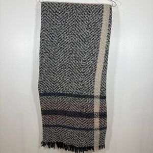 Women’s scarf/shawl